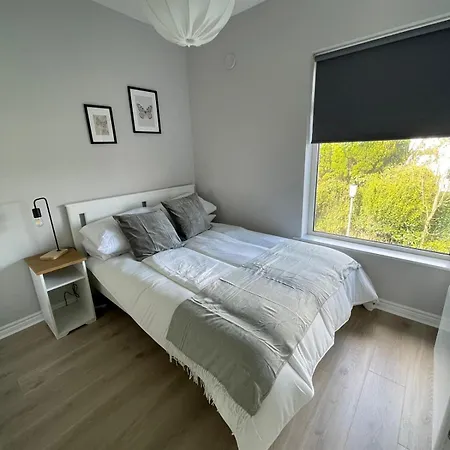 Apartment Modern And Spacious Apt5 Sleeps 6 Free Parking Galway